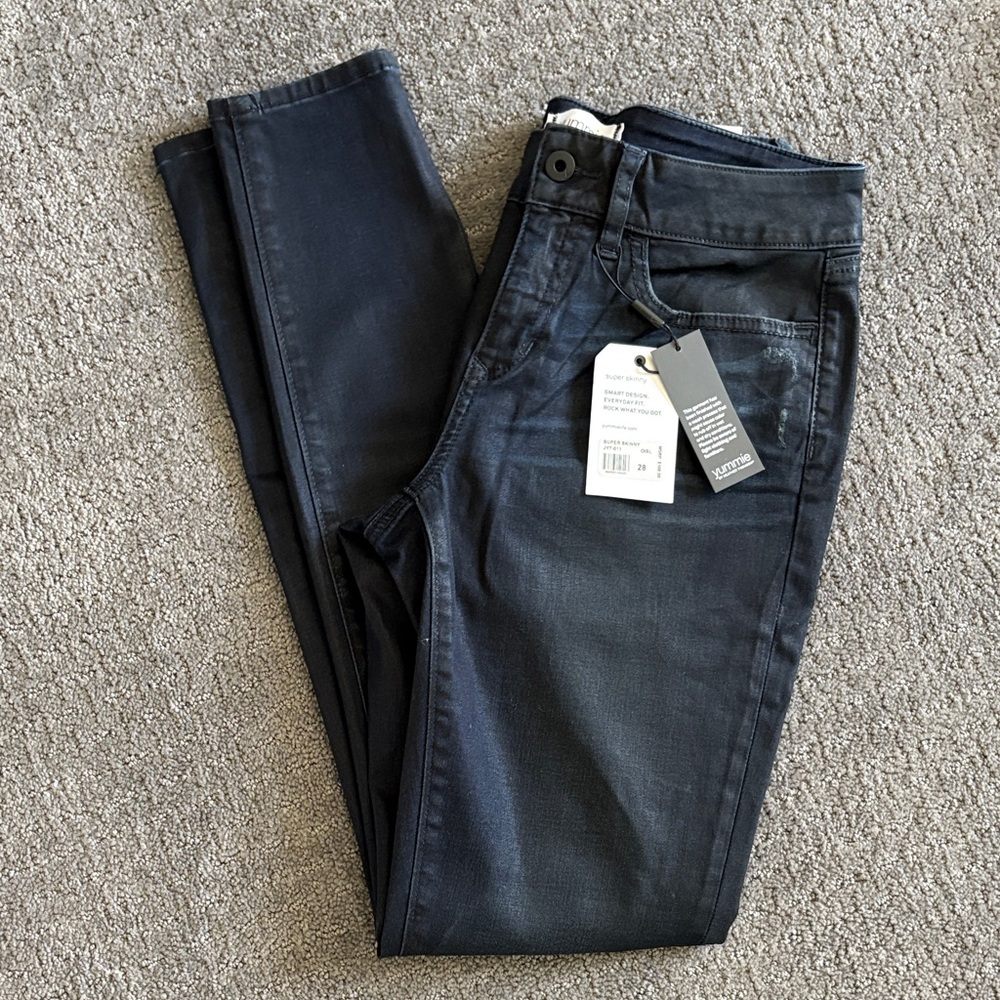 NWT Ladies Black Oil Slick Yummie Jeans - size 28